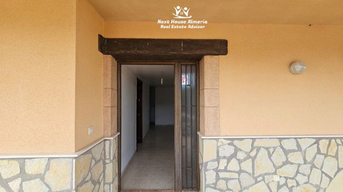 Image No.8-4 Bed Villa for sale