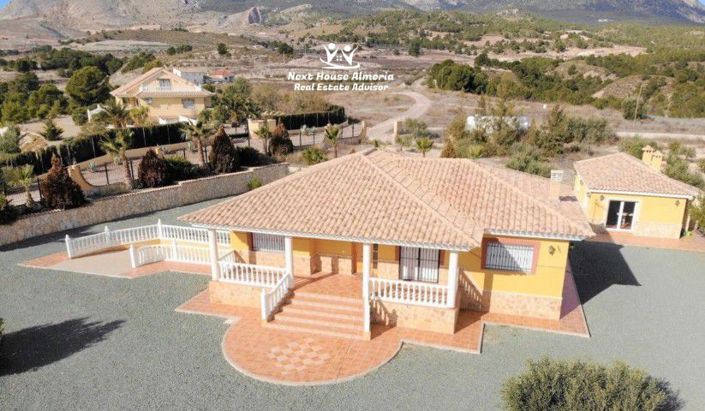 Image No.1-4 Bed Villa for sale