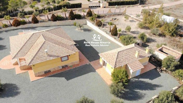 Image No.2-4 Bed Villa for sale