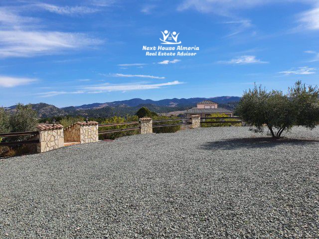 Image No.4-4 Bed Villa for sale