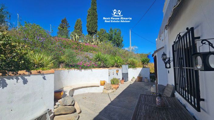 Image No.40-2 Bed Country House for sale