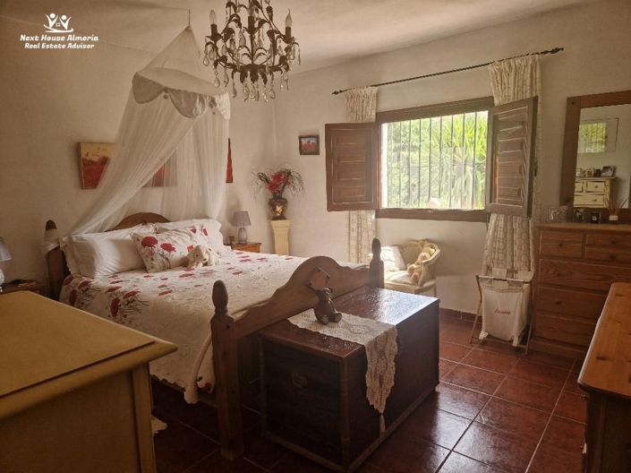 Image No.9-2 Bed Country House for sale