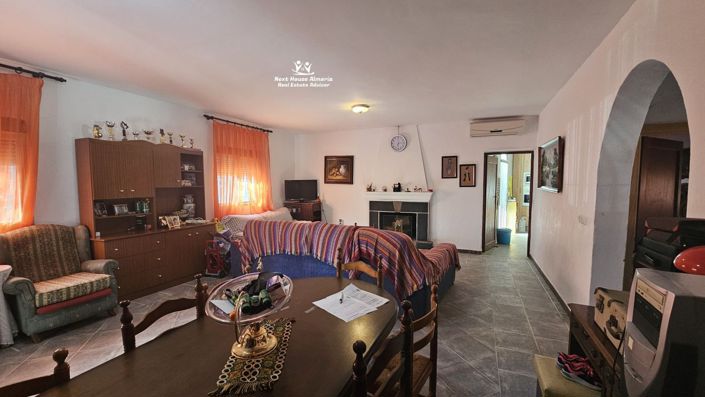 Image No.19-3 Bed Country House for sale