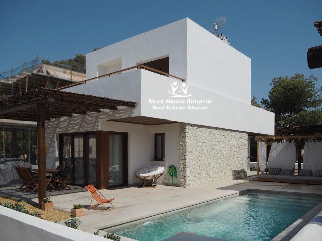 Image No.3-3 Bed Villa for sale