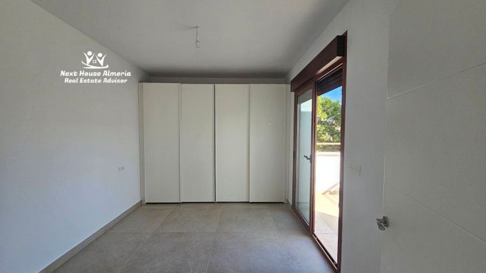 Image No.44-3 Bed Villa for sale