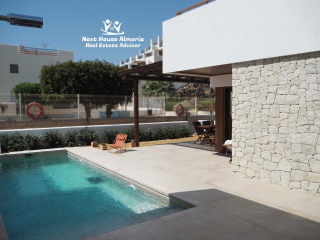 Image No.8-3 Bed Villa for sale