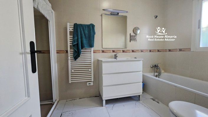 Image No.28-4 Bed Villa for sale