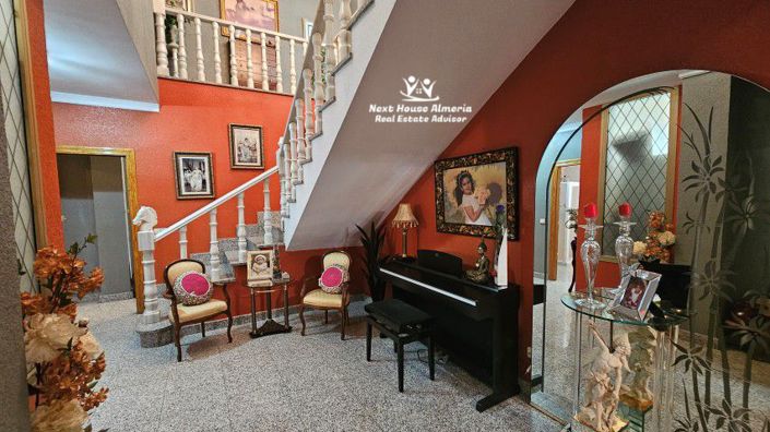 Image No.21-6 Bed Townhouse for sale