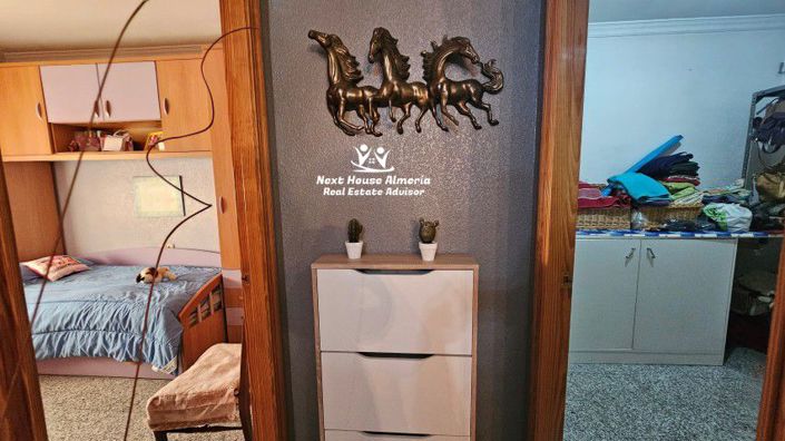 Image No.26-6 Bed Townhouse for sale