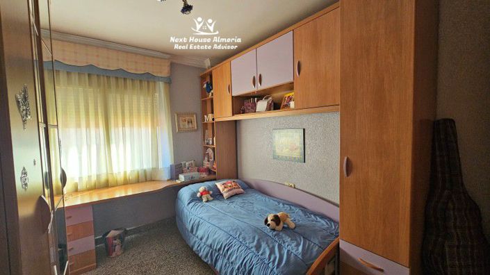 Image No.27-6 Bed Townhouse for sale