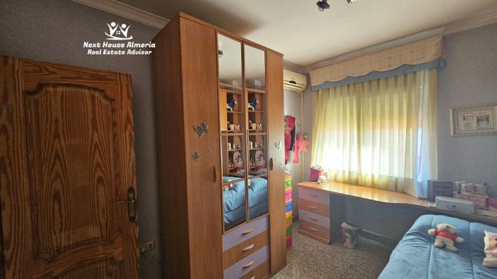 Image No.28-6 Bed Townhouse for sale