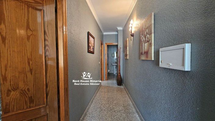 Image No.4-6 Bed Townhouse for sale