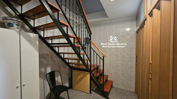 Image No.41-6 Bed Townhouse for sale