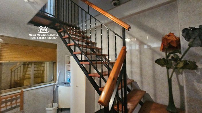 Image No.42-6 Bed Townhouse for sale