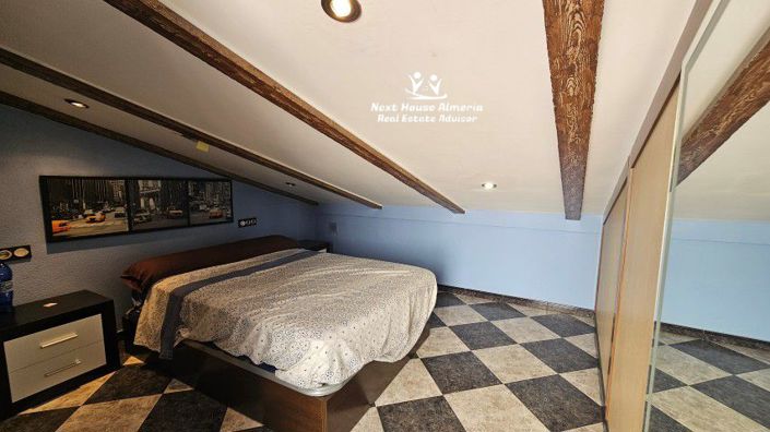 Image No.47-6 Bed Townhouse for sale