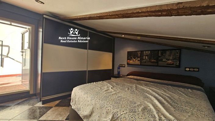 Image No.48-6 Bed Townhouse for sale