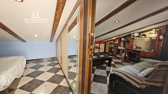 Image No.51-6 Bed Townhouse for sale