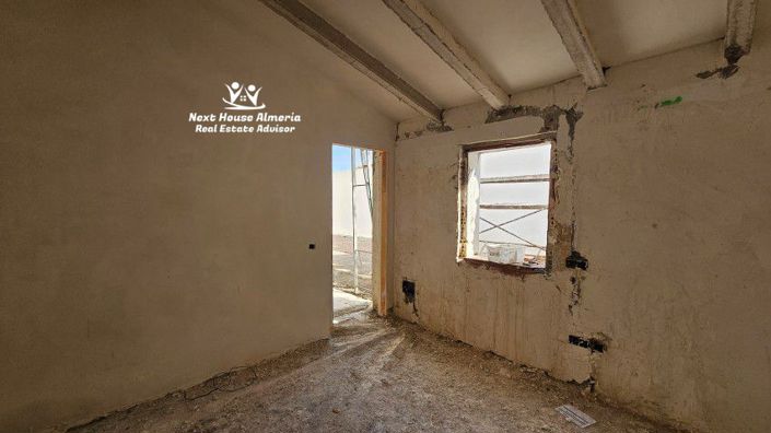 Image No.13-3 Bed Townhouse for sale