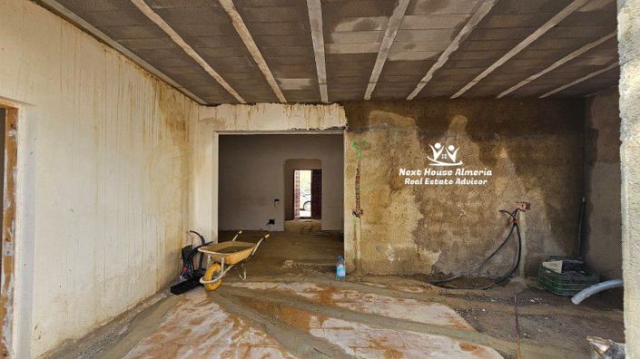 Image No.8-3 Bed Townhouse for sale