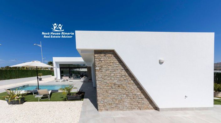 Image No.10-3 Bed Villa for sale