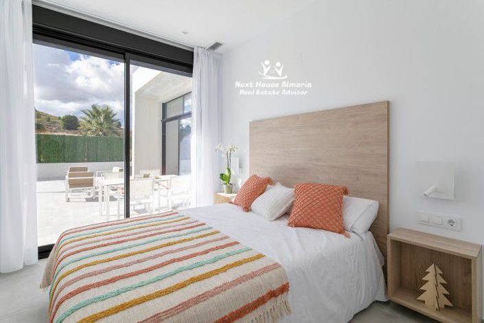 Image No.40-3 Bed Villa for sale