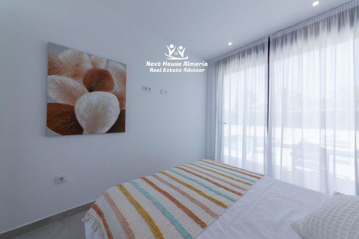 Image No.40-3 Bed Villa for sale