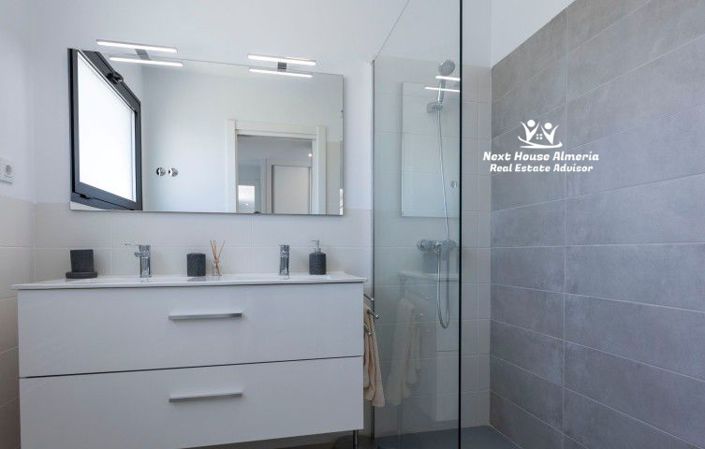 Image No.43-3 Bed Villa for sale