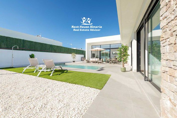 Image No.8-3 Bed Villa for sale