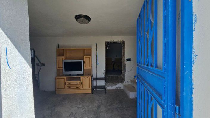Image No.17-5 Bed Country House for sale