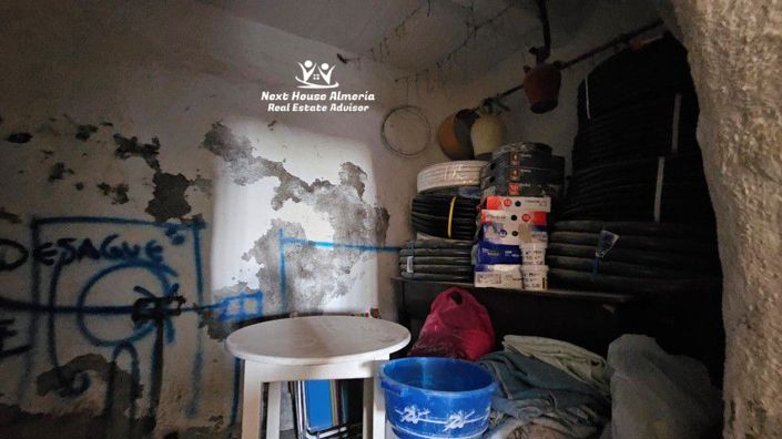 Image No.32-5 Bed Country House for sale