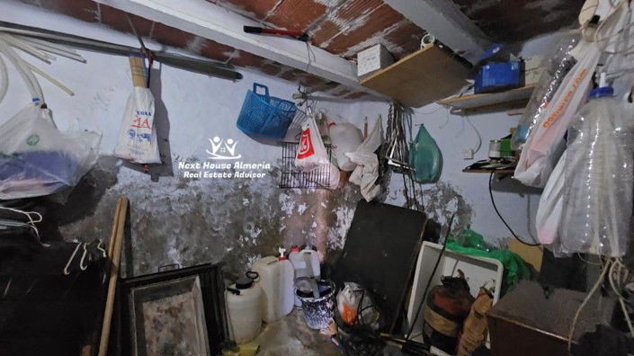 Image No.36-5 Bed Country House for sale