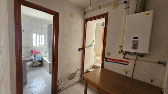 Image No.40-5 Bed Country House for sale