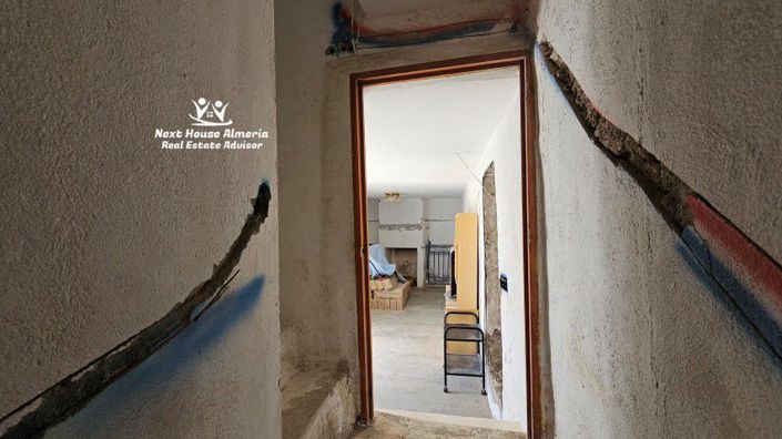 Image No.40-5 Bed Country House for sale