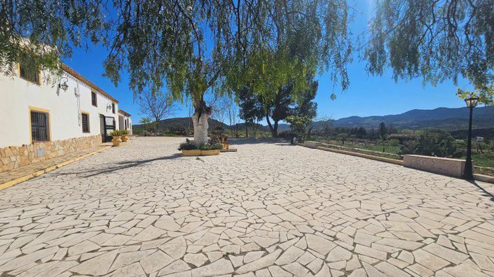 Image No.12-7 Bed Country House for sale