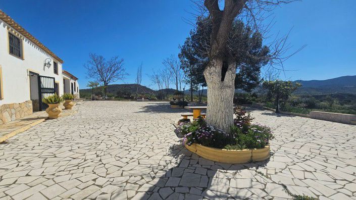 Image No.13-7 Bed Country House for sale