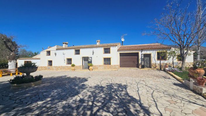 Image No.16-7 Bed Country House for sale