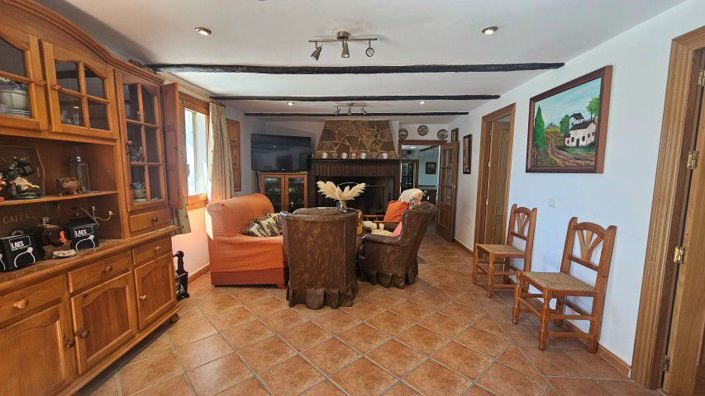 Image No.18-7 Bed Country House for sale