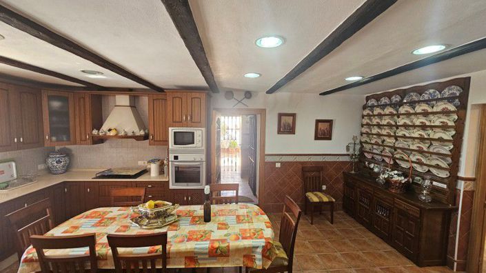 Image No.20-7 Bed Country House for sale