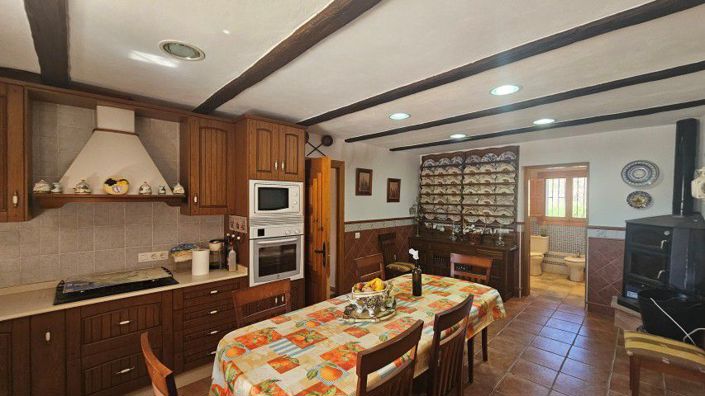 Image No.21-7 Bed Country House for sale