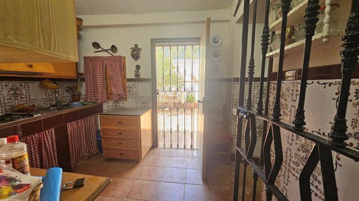 Image No.25-7 Bed Country House for sale