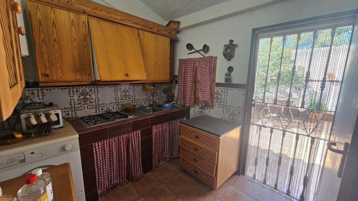 Image No.26-7 Bed Country House for sale