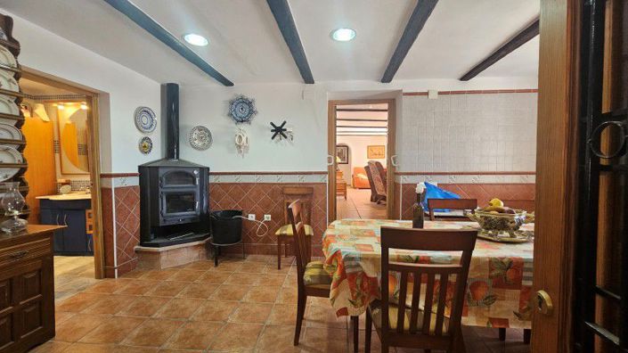 Image No.31-7 Bed Country House for sale