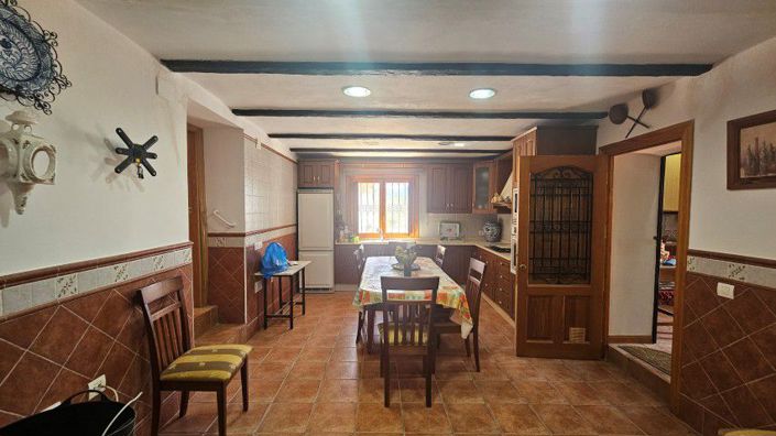 Image No.32-7 Bed Country House for sale