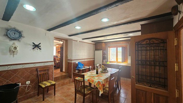 Image No.33-7 Bed Country House for sale