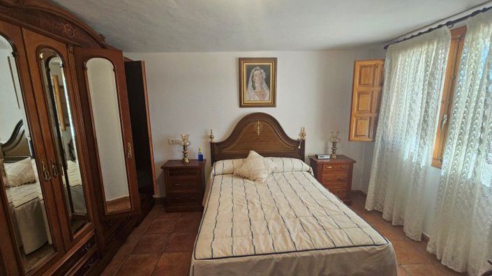 Image No.38-7 Bed Country House for sale