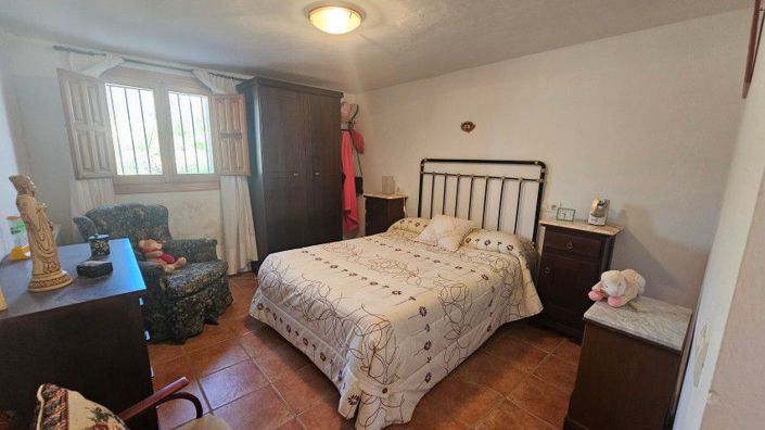 Image No.46-7 Bed Country House for sale