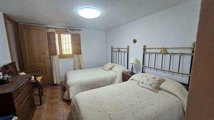 Image No.48-7 Bed Country House for sale