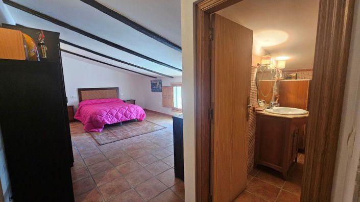 Image No.50-7 Bed Country House for sale