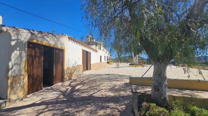 Image No.10-7 Bed Country House for sale