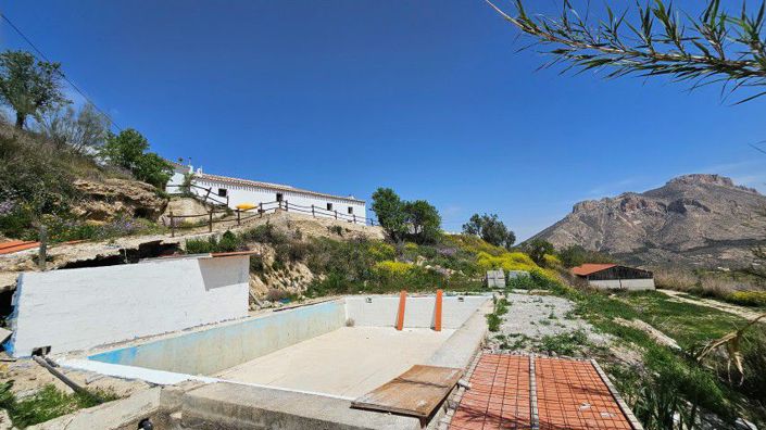 Image No.4-7 Bed Country House for sale